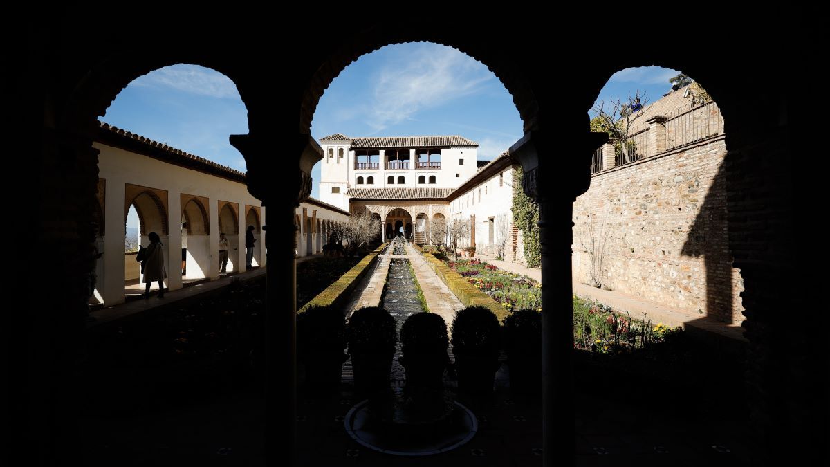 Iako je dugi niz godina prepuštena sudbini i zubu vremena, palata koja je sačuvala svoju jedinstvenu eleganciju 