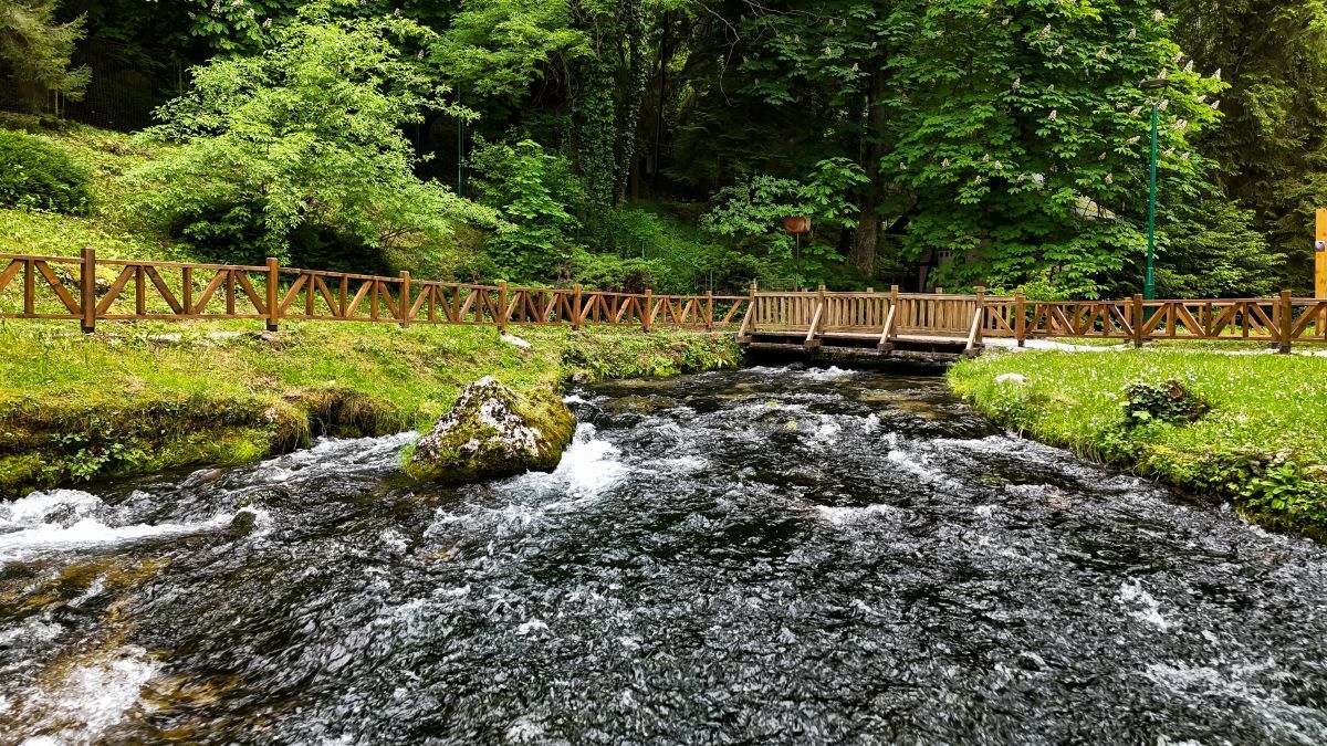 Bogatstvo prirode ovog područja, koje privlači veliki broj turista je ponajviše u čistoj vodi, prirodi, čistom zraku i zelenim površinama