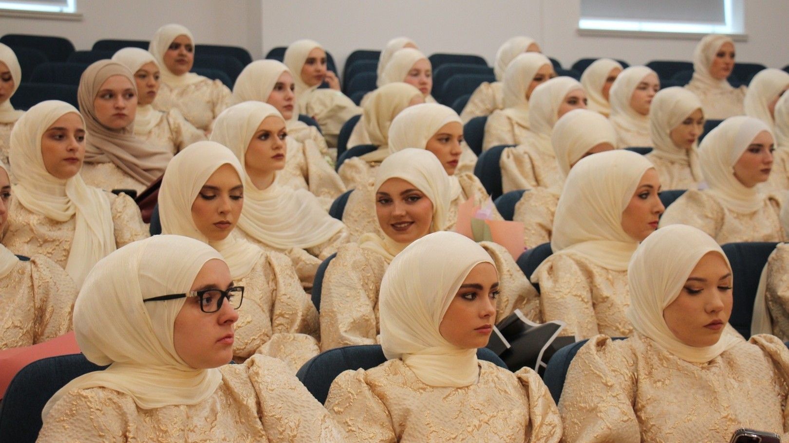 Svečano ispraćena 475. generacija maturanata Gazi Husrev-begove medrese