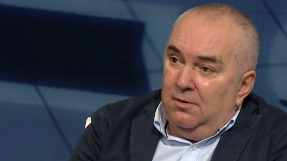 Pitanje odgovornosti za rezultate u poslovanju niko niti ne postavlja, jer važi deviza "naši su direktori", navodi Bečarević