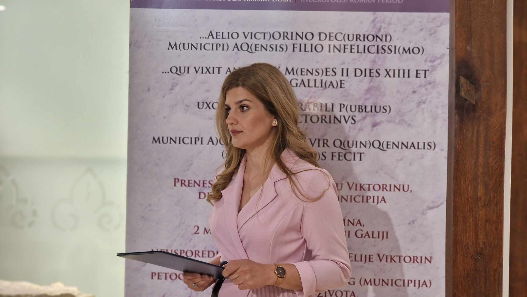 Osim što spaja arhivsku građu i muzejski prostor, ona povezuje različite dijelove zemlje u jedinstvenu priču.