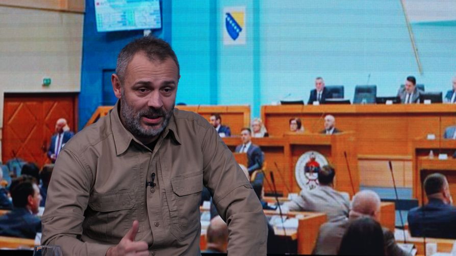 BH Novinari: Zahtijevamo hitnu istragu napada na Avdu Avdića i kažnjavanje napadača