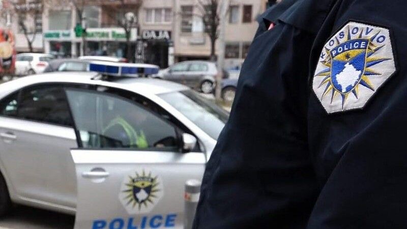 Također, potvrđeno je i da je majka dviju djevojčica povrijeđena