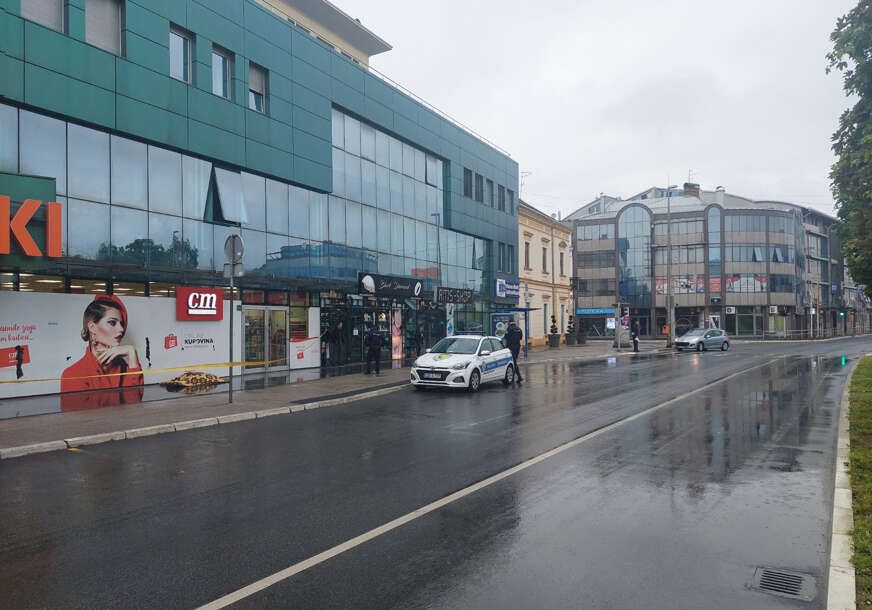 U centru Brčkog jutros je pronađeno beživotno tijelo sredovječnog muškarca, a najvjerovatnije se radi o zadesnoj smrti. 