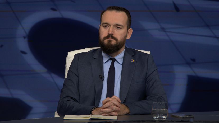Čavalić: Komedija i farsa je kada ministar protestuje protiv svojih mjera