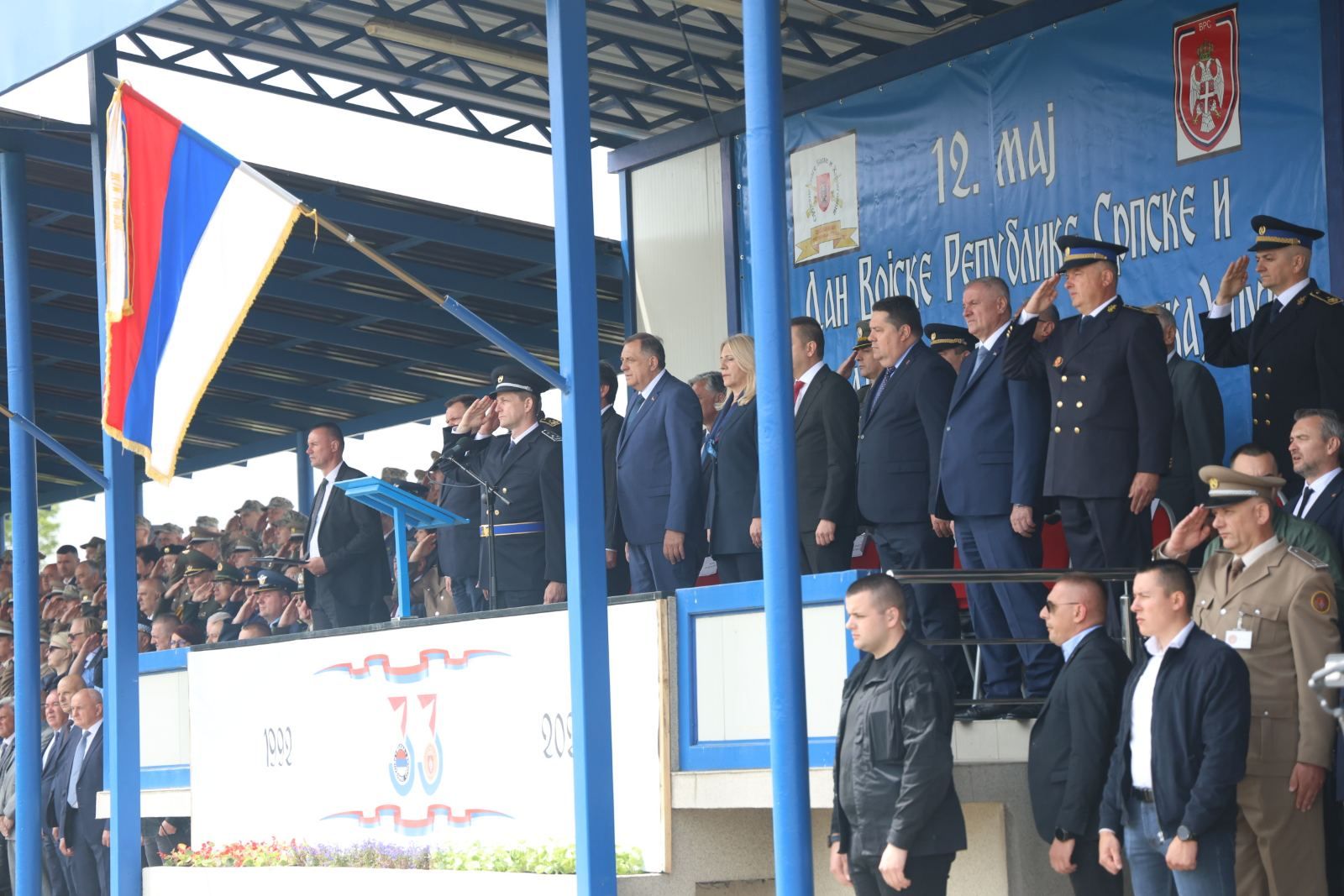 Na sarajevskim brdima, iz “odbrambenih položaja” Vojske RS, ubijeno je više od 11.000 civila, među kojima 1.600 djece