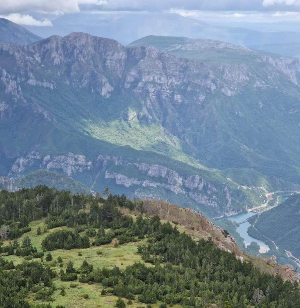 U nedjelju je nastavljena potraga za 23-godišnjom francuskom državljankom Lolom Mathelet na planini Čvrsnici.