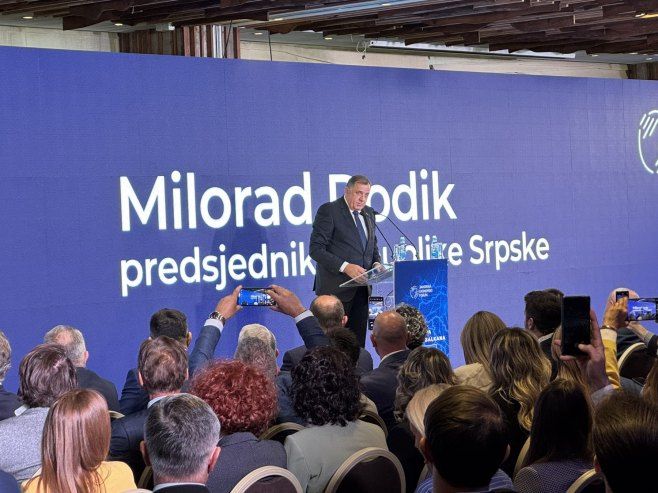 Politička magla s planine: Dodik slavi ekonomski uspjeh koji ne postoji