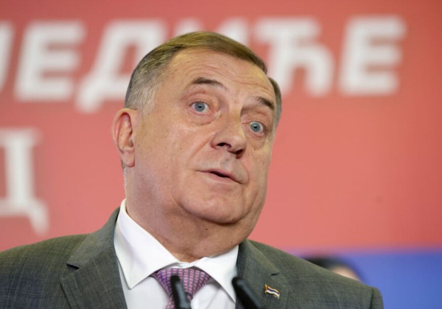 Dok se životni standard u RS ubrzano urušava, Milorad Dodik, predsjednik ovog bh. entiteta, nastavlja politiku sukoba i destabilizacije. 