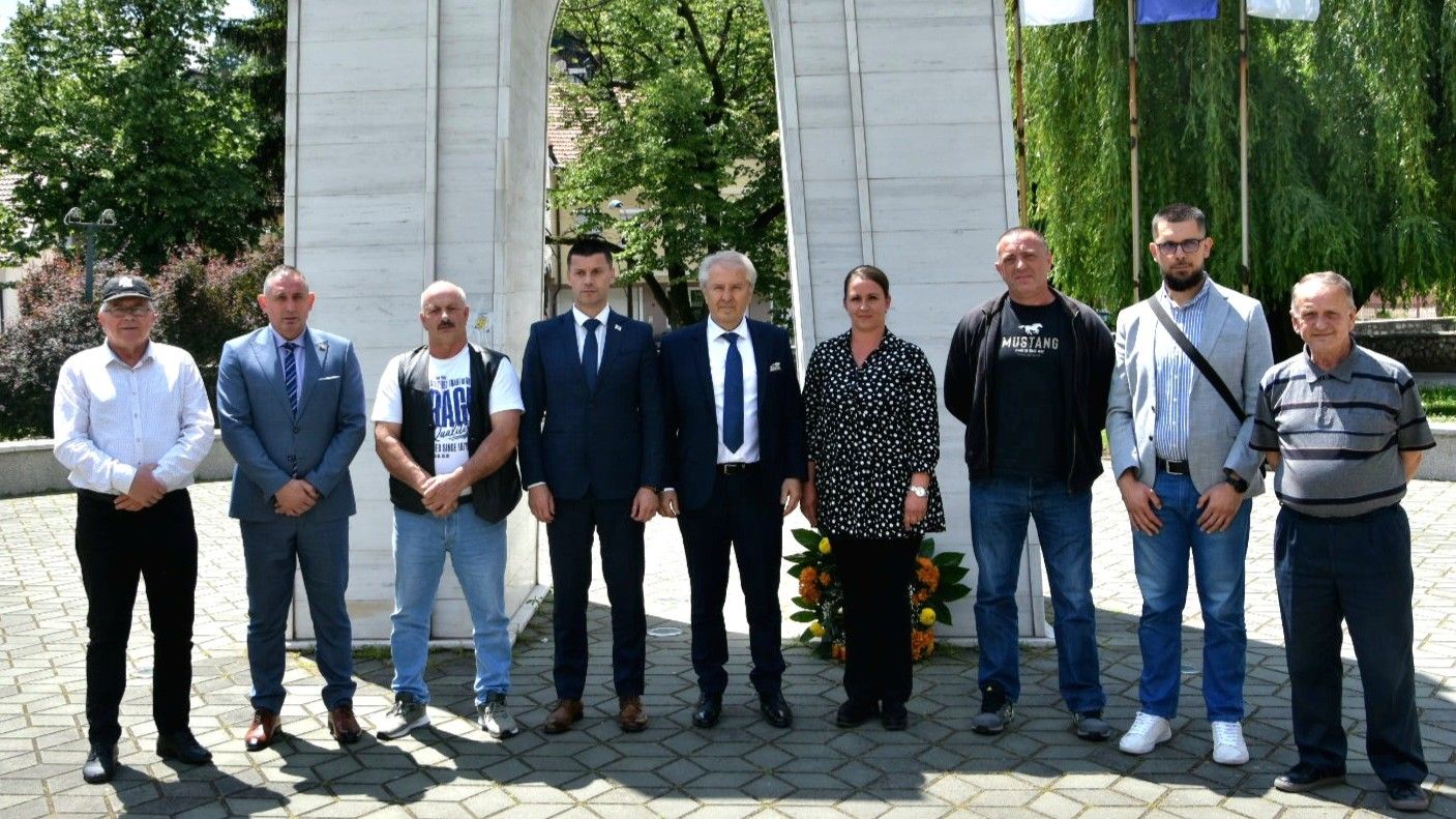 U okviru posjete održan je i sastanak sa predstavnicima temeljnih boračkih organizacija, na kojem se razgovaralo o aktuelnim izazovima i potrebama boračke populacije
