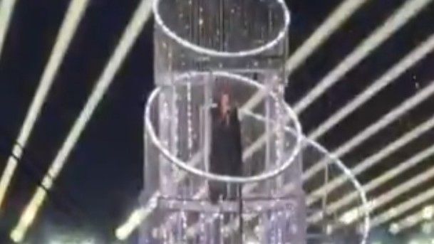 Više od 350 nezavisnih irskih televizijskih i filmskih producenata su EBU-u uputili pismo u kojem su pozvali organizatore da zabrane Izraelu učešće na ovom takmičenju 