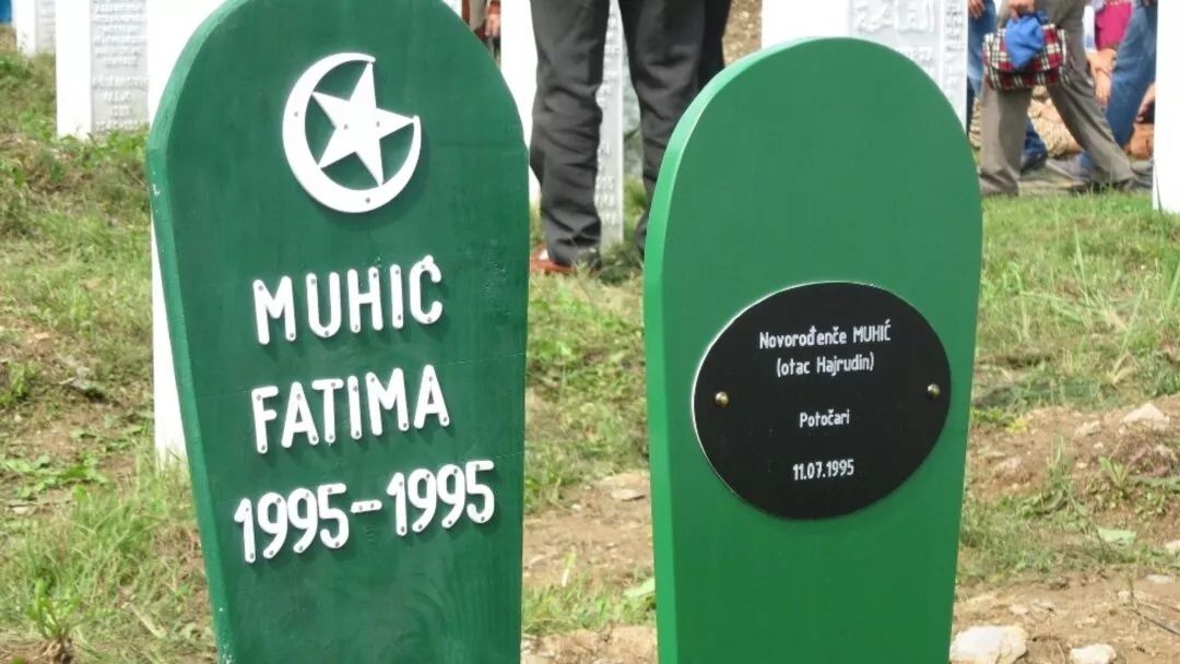 Na sarajevskim brdima, iz “odbrambenih položaja” Vojske RS, ubijeno je više od 11.000 civila, među kojima 1.600 djece