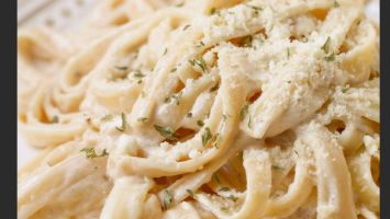 Nakon što su Amerikanci počeli da otkrivaju italijansku gastronomiju, a filmske zvezde probale specijalitet šefa Alfreda, fetućine su sve više dobijale na popularnosti.