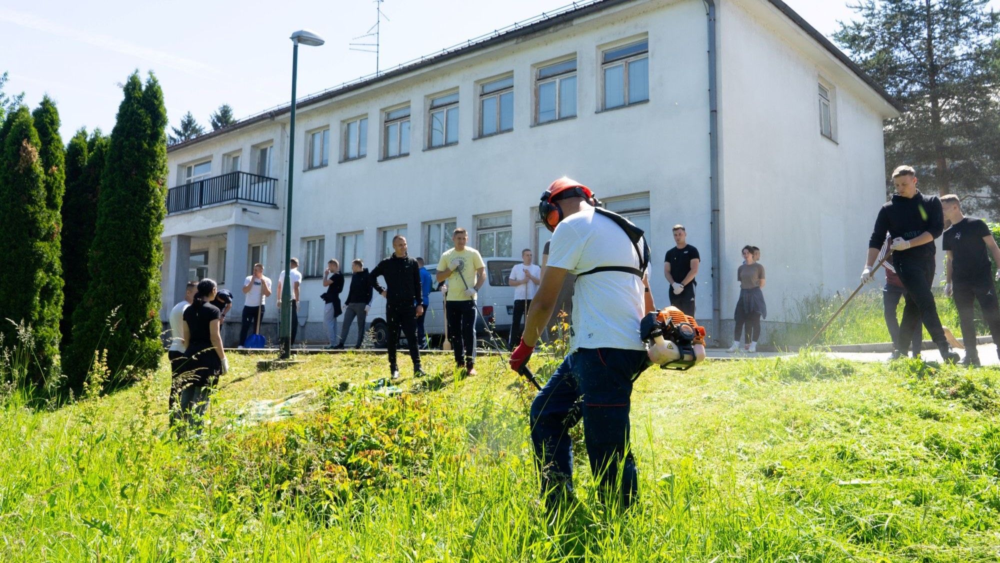 Za primjer drugima: 450 službenika i kadeta FMUP-a i MUP-a učestvovalo u proljetnoj akciji čišćenja