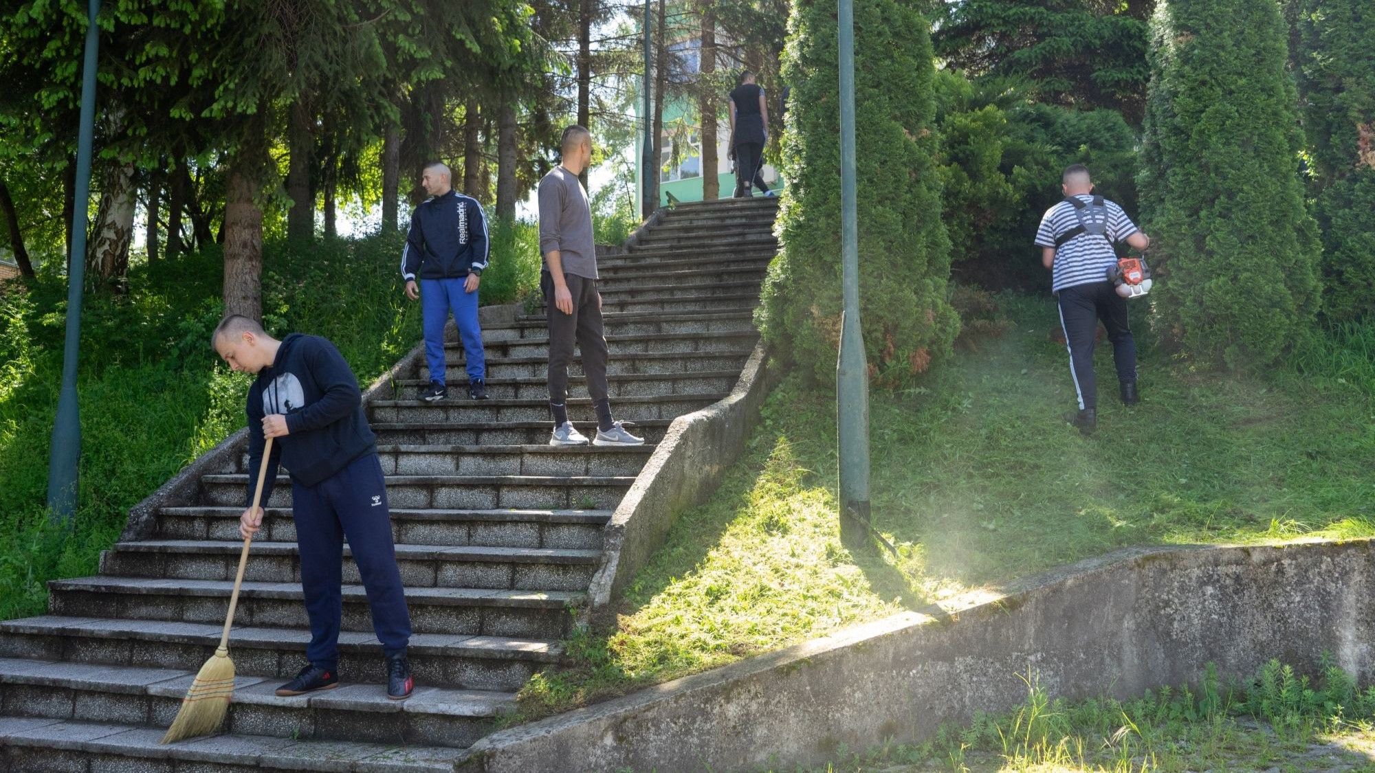Za primjer drugima: 450 službenika i kadeta FMUP-a i MUP-a učestvovalo u proljetnoj akciji čišćenja