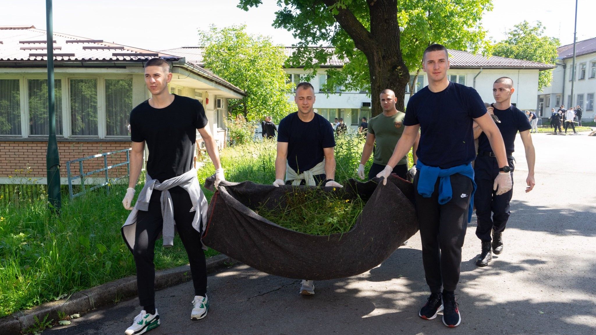 Za primjer drugima: 450 službenika i kadeta FMUP-a i MUP-a učestvovalo u proljetnoj akciji čišćenja