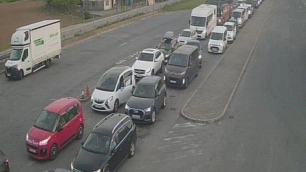 Kolone vozila na izlazu iz BiH: Dijaspora napušta domovinu