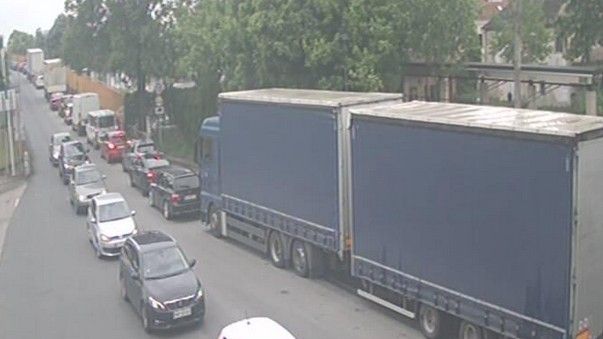 Zbog redovnog servisa tunela 1. mart za saobraćaj je zatvorena desna tunelska cijev (smjer Zenica-Sarajevo), a saobraća se dvosmjerno, suprotnom stranom autoceste