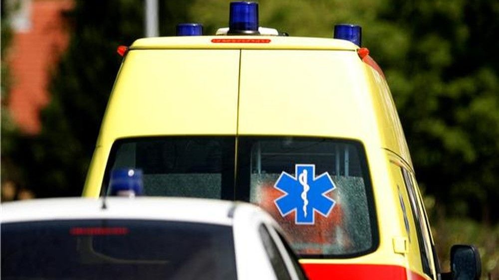 Nesreću je skrivio pijani mladić koji je prešao na suprotnu stranu ceste i zabio se u automobil