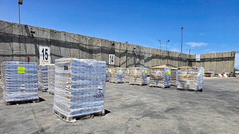 Izrael je u nedjelju pristao da "osnovna količina hrane" uđe u Gazu gdje je glad postala svakodnevnica.