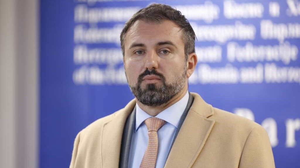 Koliko god budu glasali za vas ili ne, i dalje postoji većina ljudi koja želi živjeti u poštovanju, povjerenju i sreći 