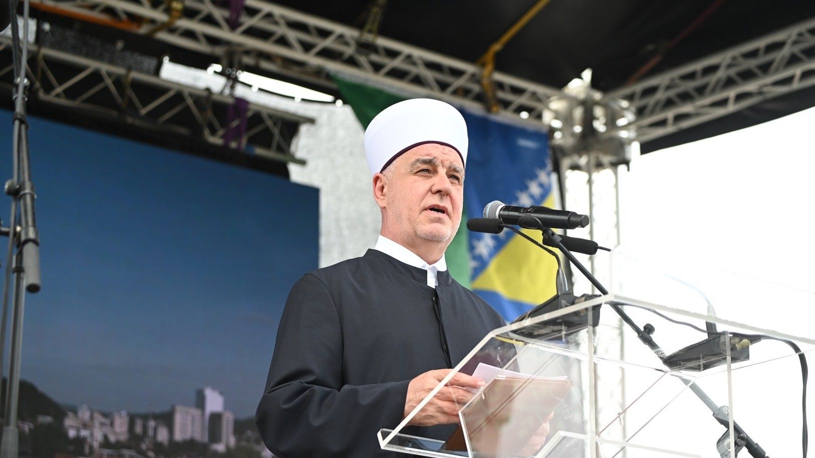 Poručio je da je mir najveća vrijednost za koju se treba truditi, jer mir je iskonsko dobro kojem nas Uzvišeni poziva         