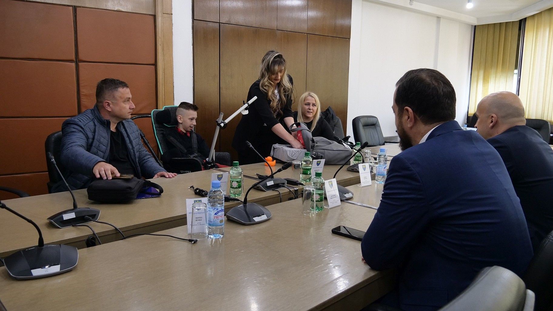 Dječak Imran posjetio premijera Pivića: Moramo graditi društvo u kojem ispunjavamo dječije snove