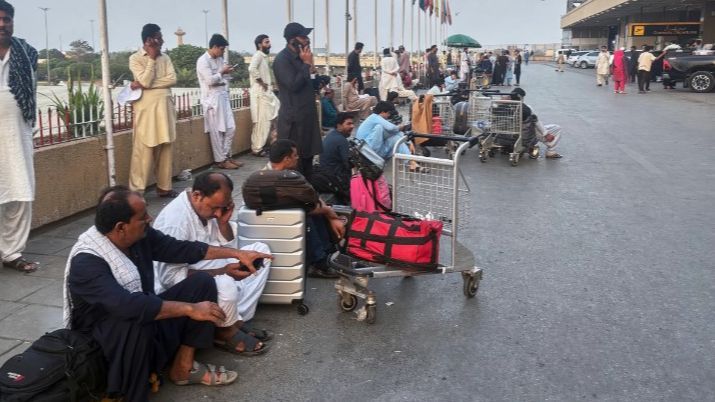 Neke od najvećih indijskih aviokompanija, uključujući Air India, IndiGo i SpiceJet, otkazale su više od 100 letova od srijede