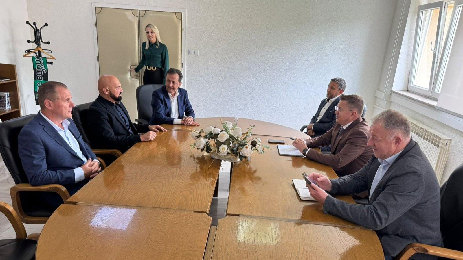 Posebno je istakao da Ministarstvo kojim rukovodi ima izuzetno dobru saradnju sa gradovima i općinama