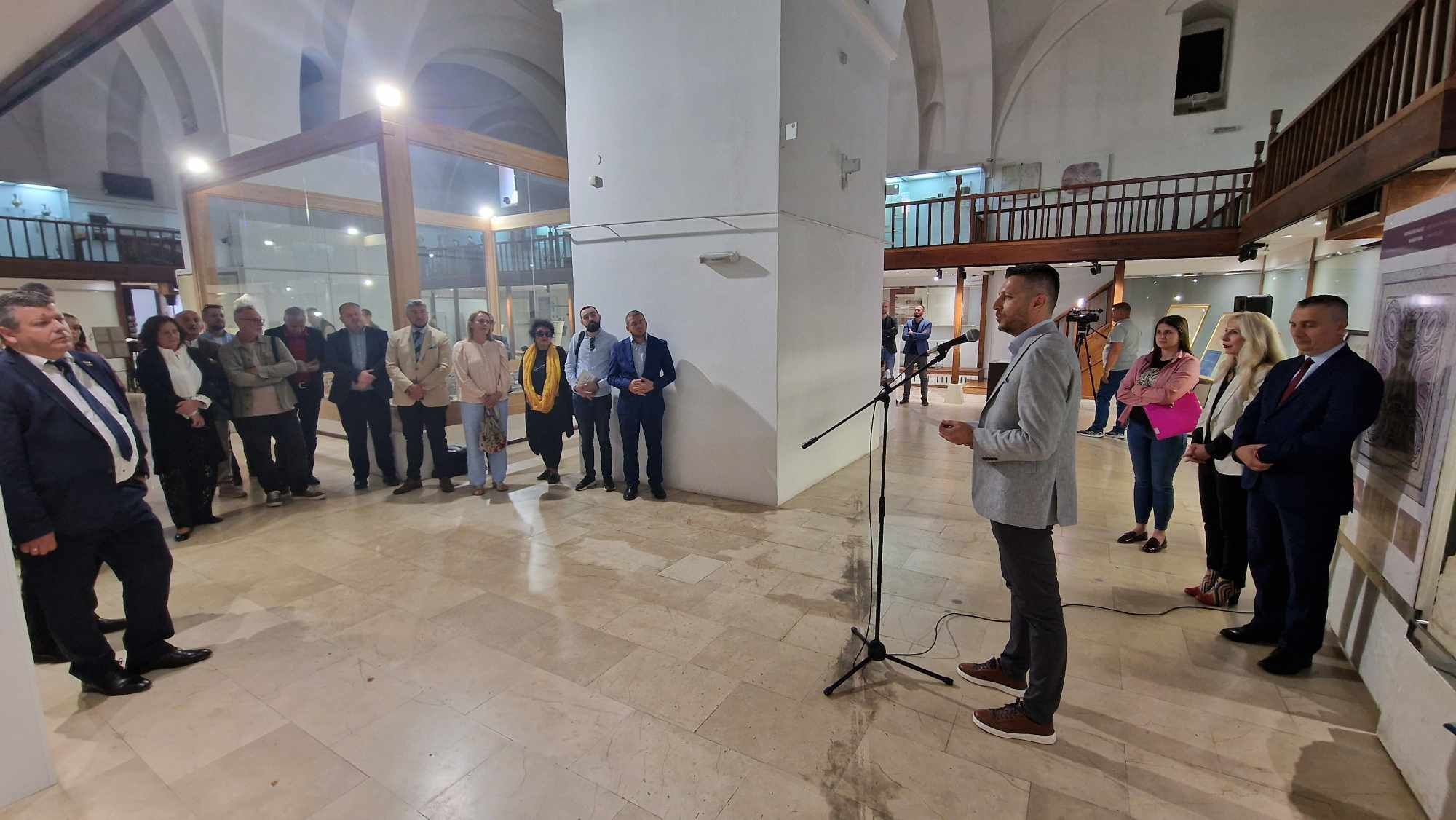 Osim što spaja arhivsku građu i muzejski prostor, ona povezuje različite dijelove zemlje u jedinstvenu priču.