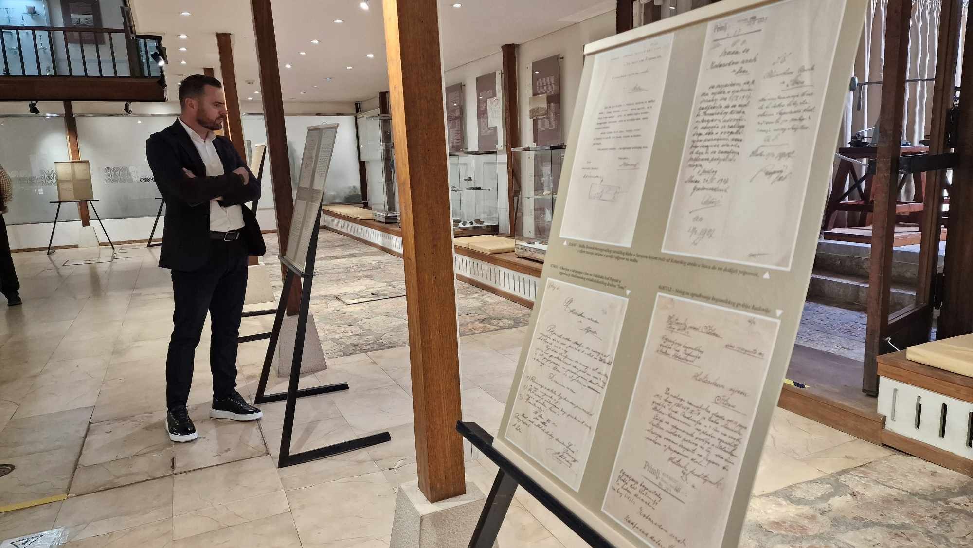 Osim što spaja arhivsku građu i muzejski prostor, ona povezuje različite dijelove zemlje u jedinstvenu priču.