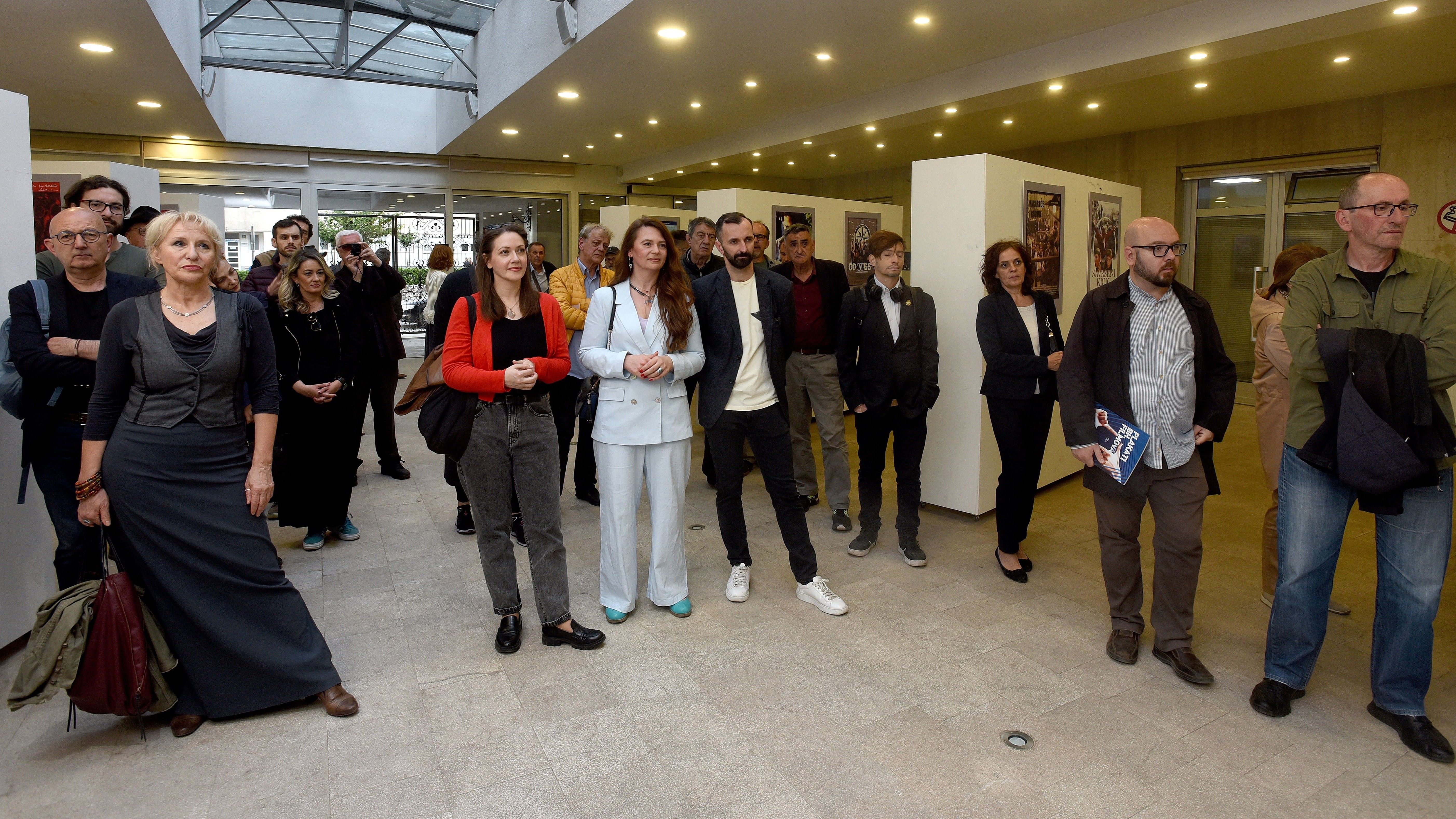 Izložba ostaje otvorena za javnost od 15. maja do 21. maja...