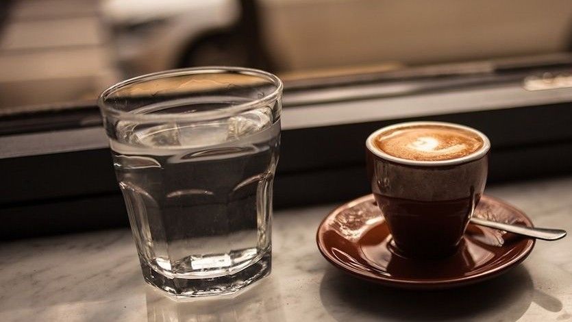 Koliko kafe je previše: Stručnjaci otkrivaju gdje je granica između koristi i rizika
