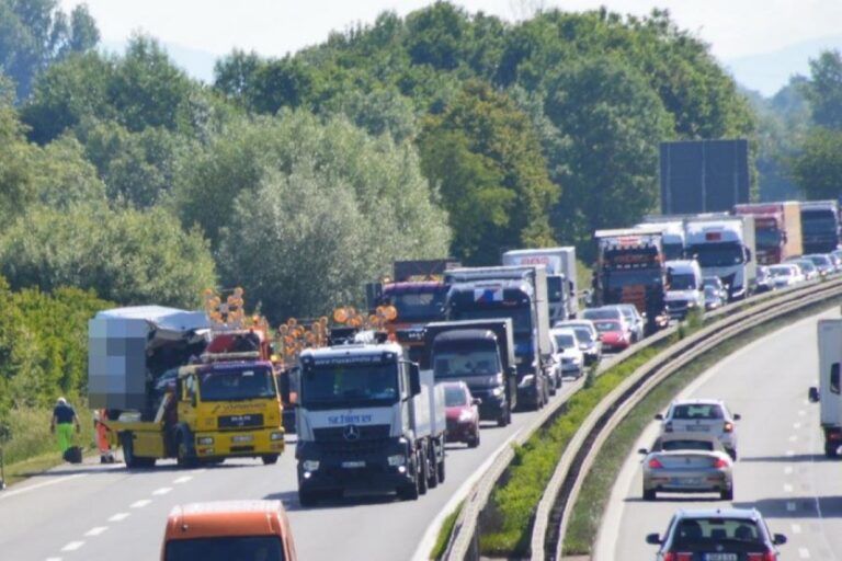 Mladić iz Bosne i Hercegovine teško je povrijeđen u udesu koji se dogodio jutros na putu A92, u pravcu Minhena.