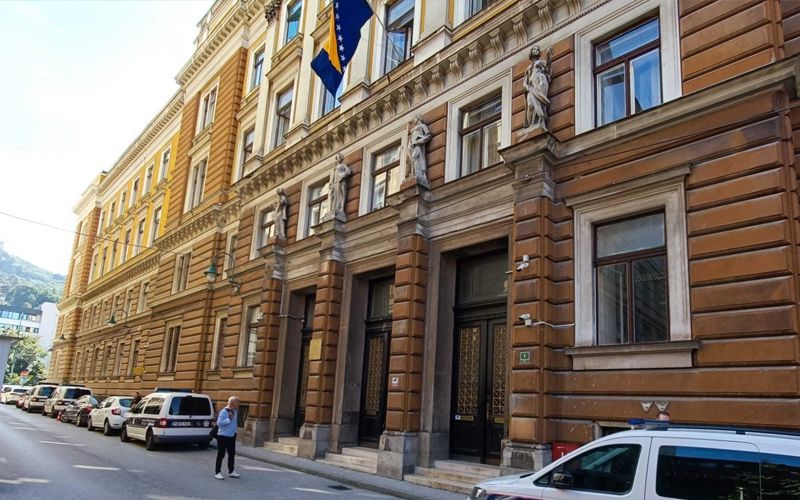   Radnica zadobila povrede, prolaznik bezuspješno pokušao pomoći                      