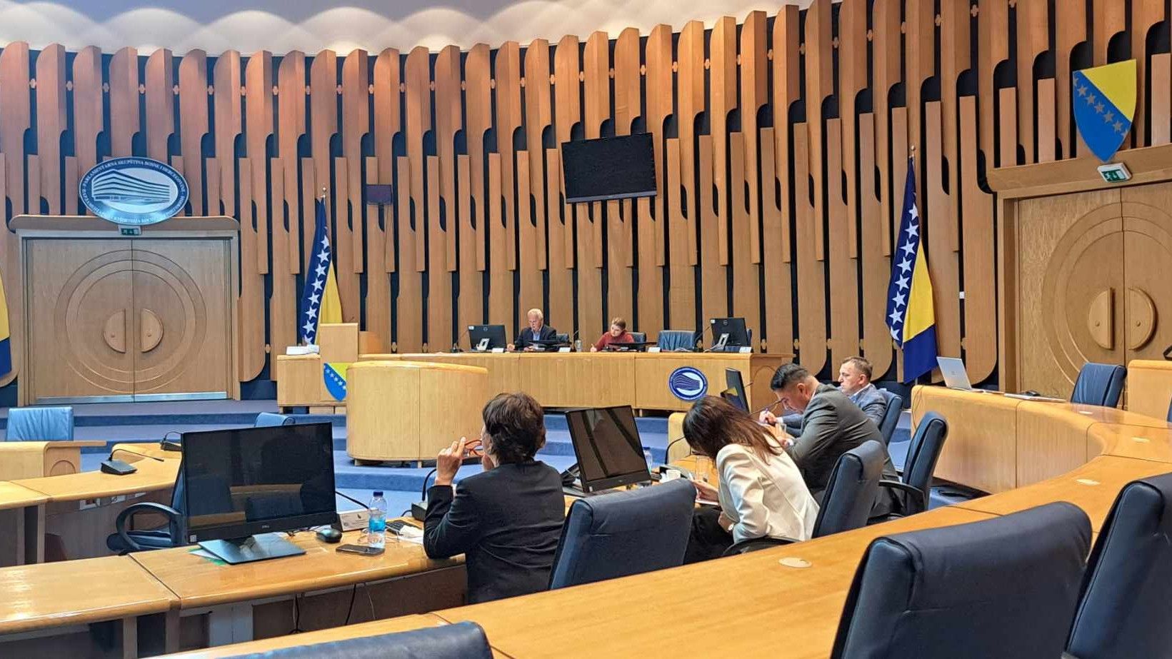 Zora Vidović, ministrica finansija bh. entiteta RS, Komisiju je obavijestila u zakonskom roku da nije u mogućnosti da se odazove pozivu