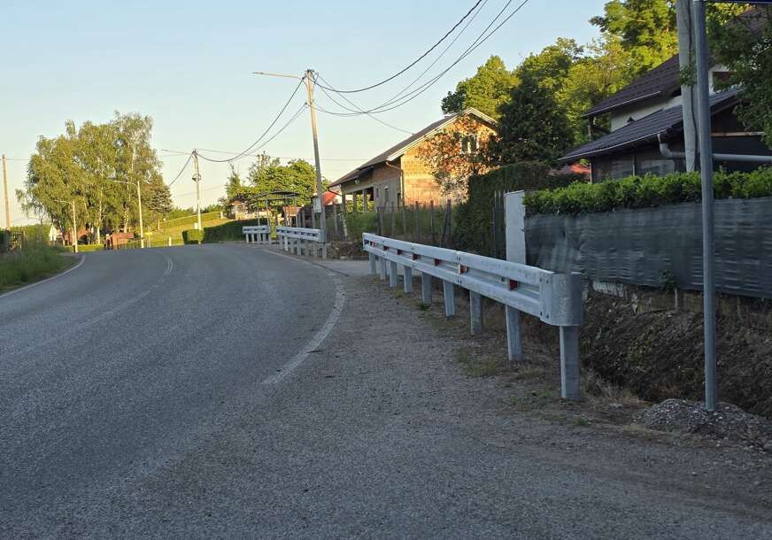 Prošlo je mjesec dana od tragične saobraćajne nesreće u Velikom Blašku kod Laktaša u kojoj su život izgubila tri mladića. 