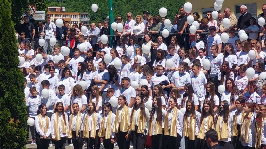 Obilježen Dan sjećanja na ubijenu djecu Goražda: Fatiha i bijeli baloni za 151 ubijeno dijete