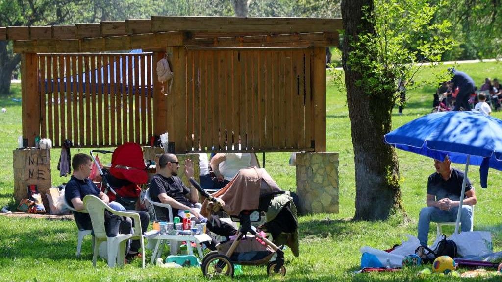 Uz roštilj i druženje: Pogledajte kako izgleda 1. maj na sarajevskim izletištima
