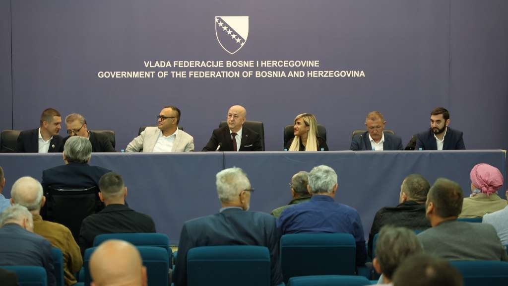 Dok se god sjećamo, mi pamtimo, a dok pamtimo, Bosna i Hercegovina ima svoju budućnost i to moramo prenijeti na mlade generacije