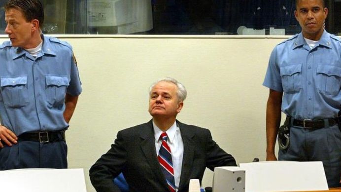 Na današnji dan desio se jedan od najstravičnijih zločina u historiji Sarajeva. Vojska srpskih agresora, granatom s Borija na red za hljeb ubili su  26, a ranili 108 ljudi