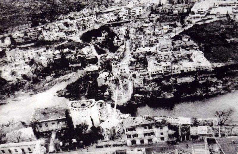 U potpunom okruženju našla se Armije RBiH i ogroman broj civila iz Mostara i prognanika iz cijele Hercegovine