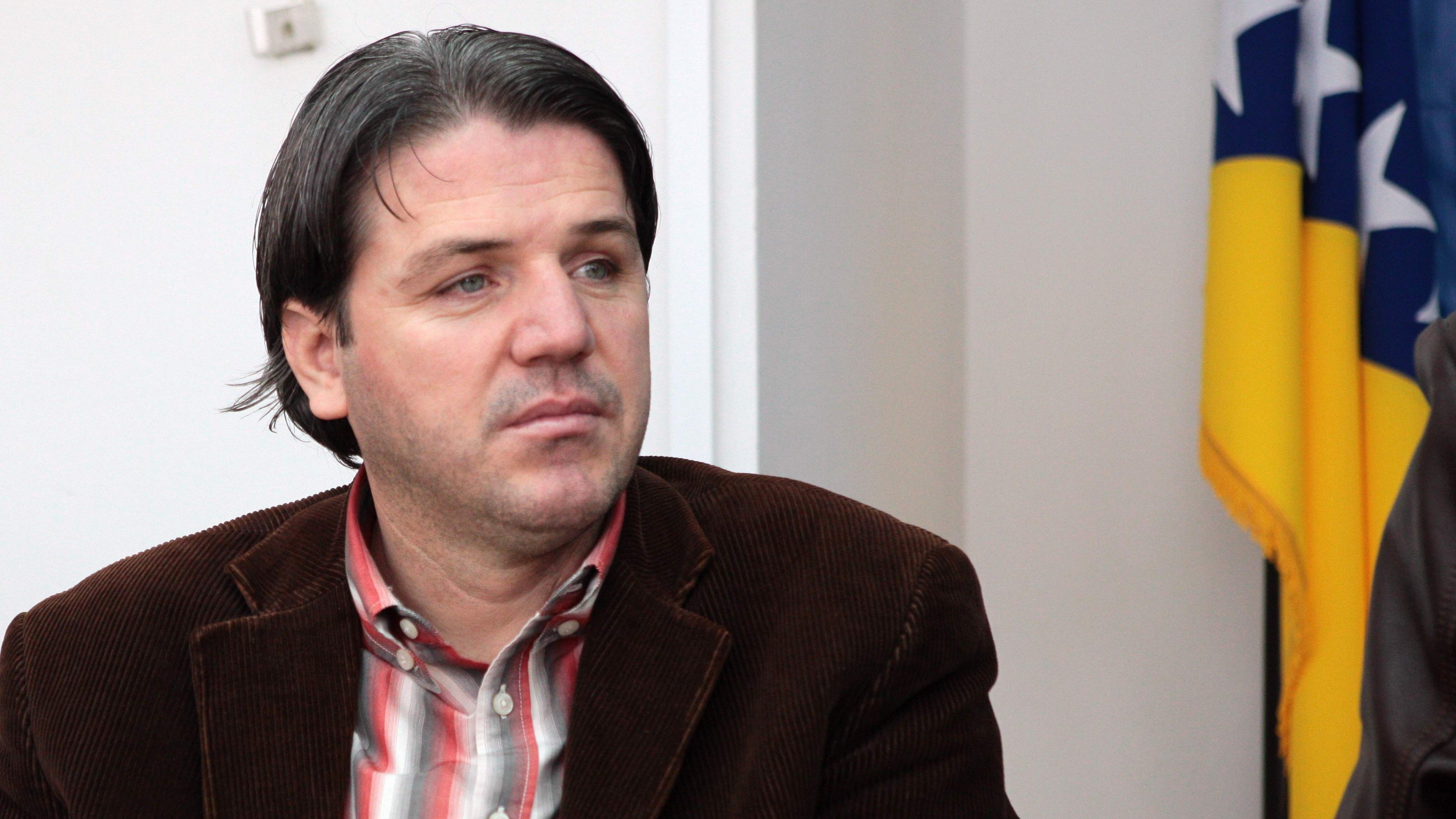 Dodaju da u tom slučaju neće dozvoliti da im smetaju, kao što i danas ne smetaju rušiteljima Bosne i Hercegovine.