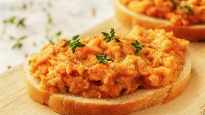 Zvuči odlično, a u nastavku pronađite jednostavan recept za namaz od povrća koji je brz, ukusan i super svestran