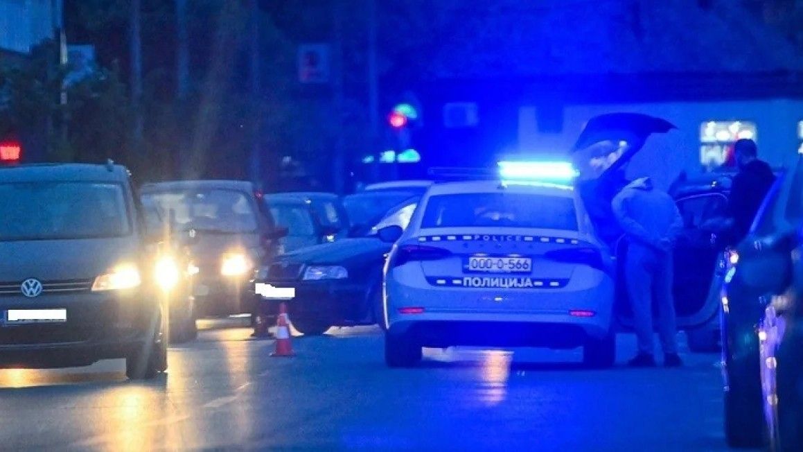 "Deblji kraj" izvukao je maloljetni vozač mopeda Yamaha koji je zbog povreda prevezen u bijeljinsku bolnicu, saopćila je Policijska uprava Bijeljina
