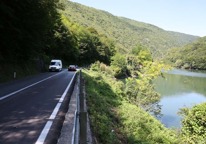 Na magistralnom putu Banja Luka – Jajce u kanjonu Tijesno došlo je do saobraćajne nesreće u kojoj su učestvovala dva kamiona. 