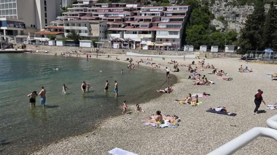U Neumu digli cijene i prije početka sezone: Kafa 4 KM, pizza 15 KM, ćevapi 12 KM, hamburger 7,50KM