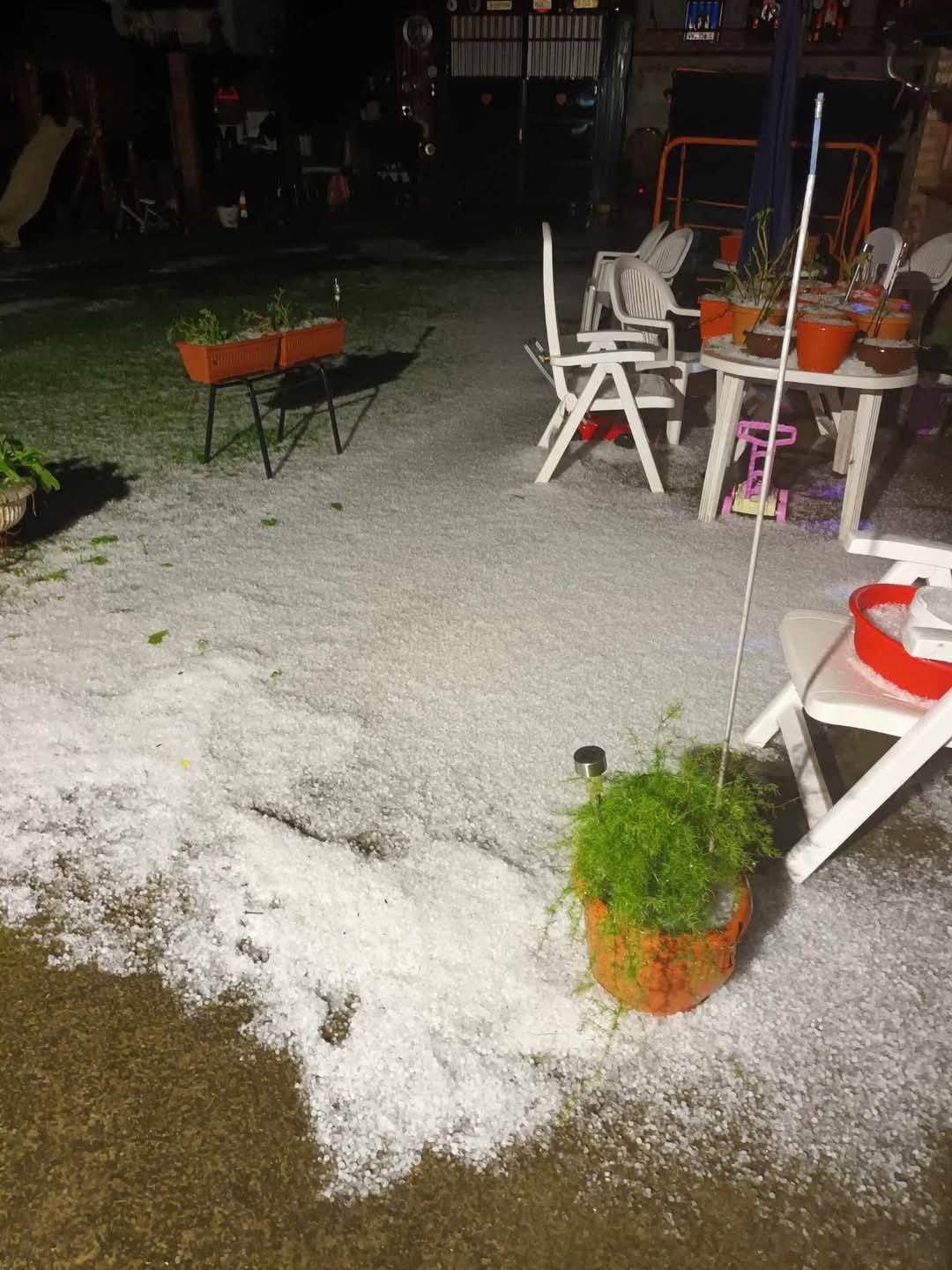 Nevrijeme u komšiluku: Ulice poplavljene, led veličine jajeta, mještani ne pamte ovakvo nevrijeme