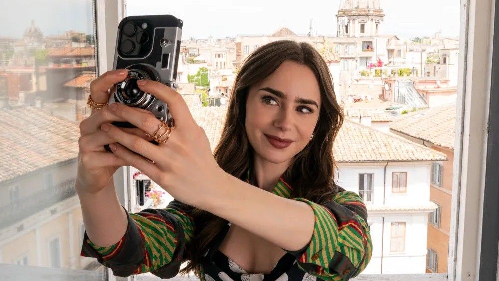 Inače, prije samo samo četiri mjeseca postala je majka, a na snimanje je dovela i kćerkicu