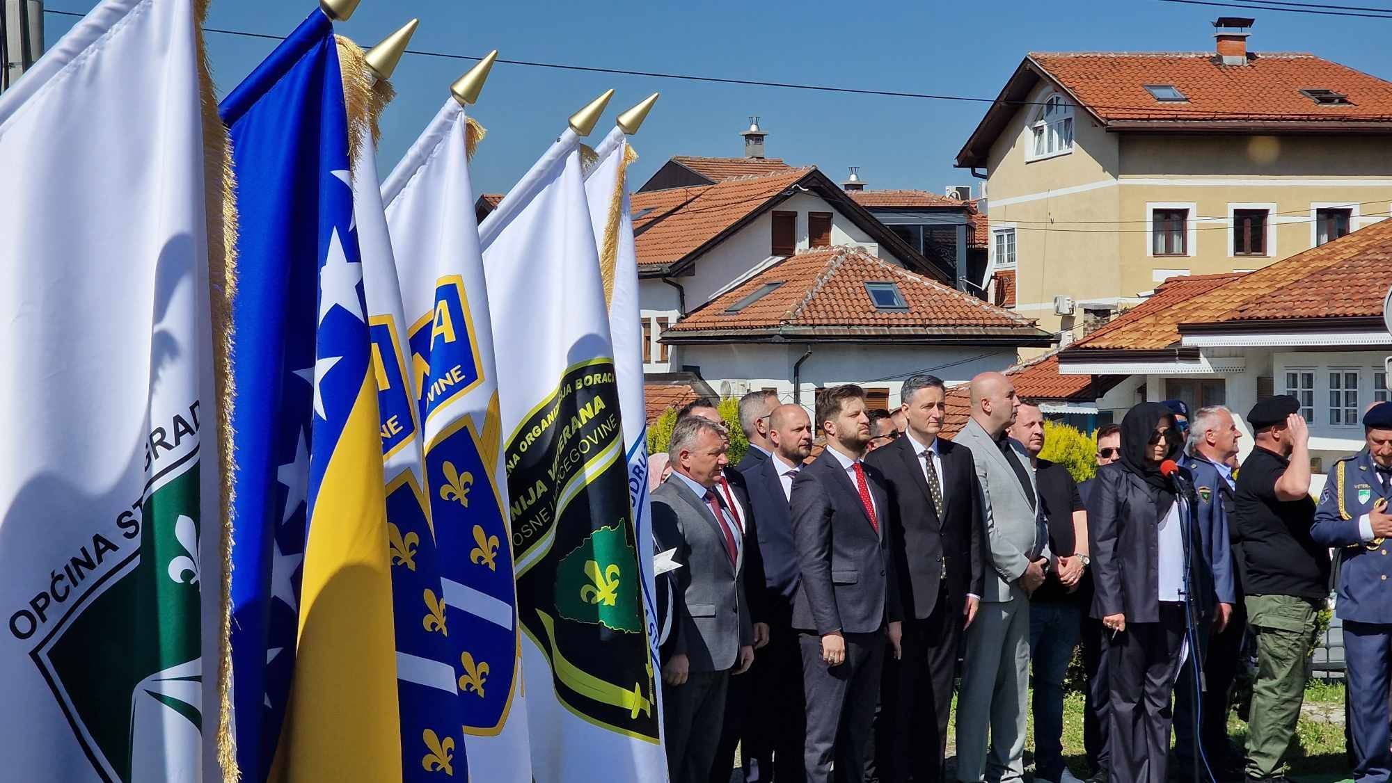 Zločinac traži da se odreknemo svoje vjere, da bi oni bili mirni. Pa nismo pristali '92 da budemo žrtve, pa nećemo ni sad. 